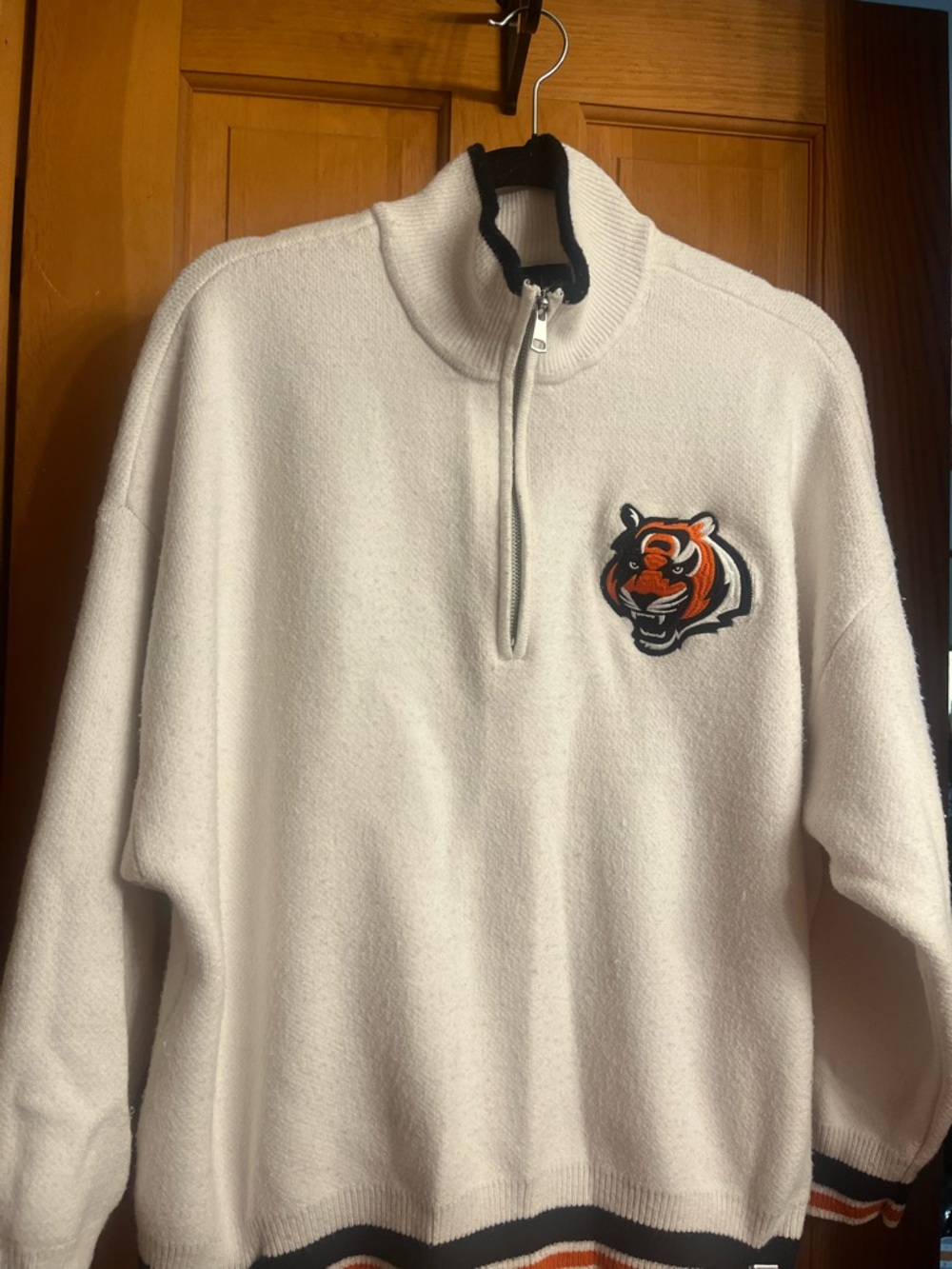 Abercrombie Half Zip Cincinnati Bengals Sweater with Black and Orange trim XL